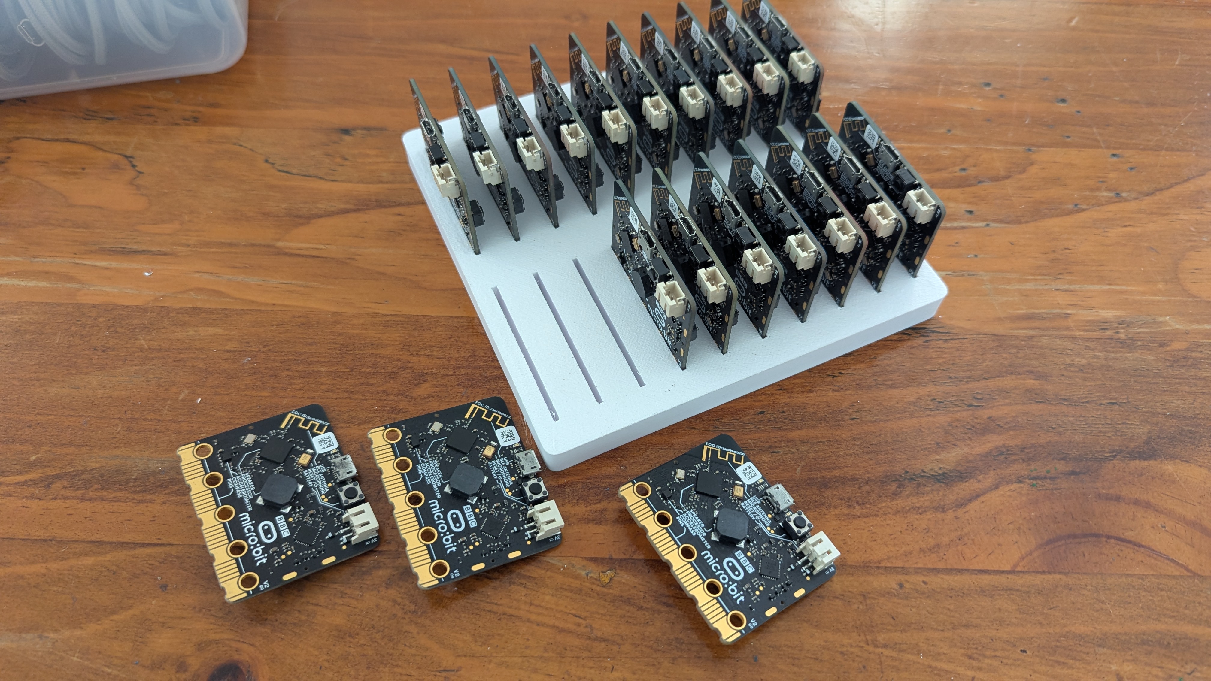 Miniatura 2 do modelo 3D micro:bit container holder