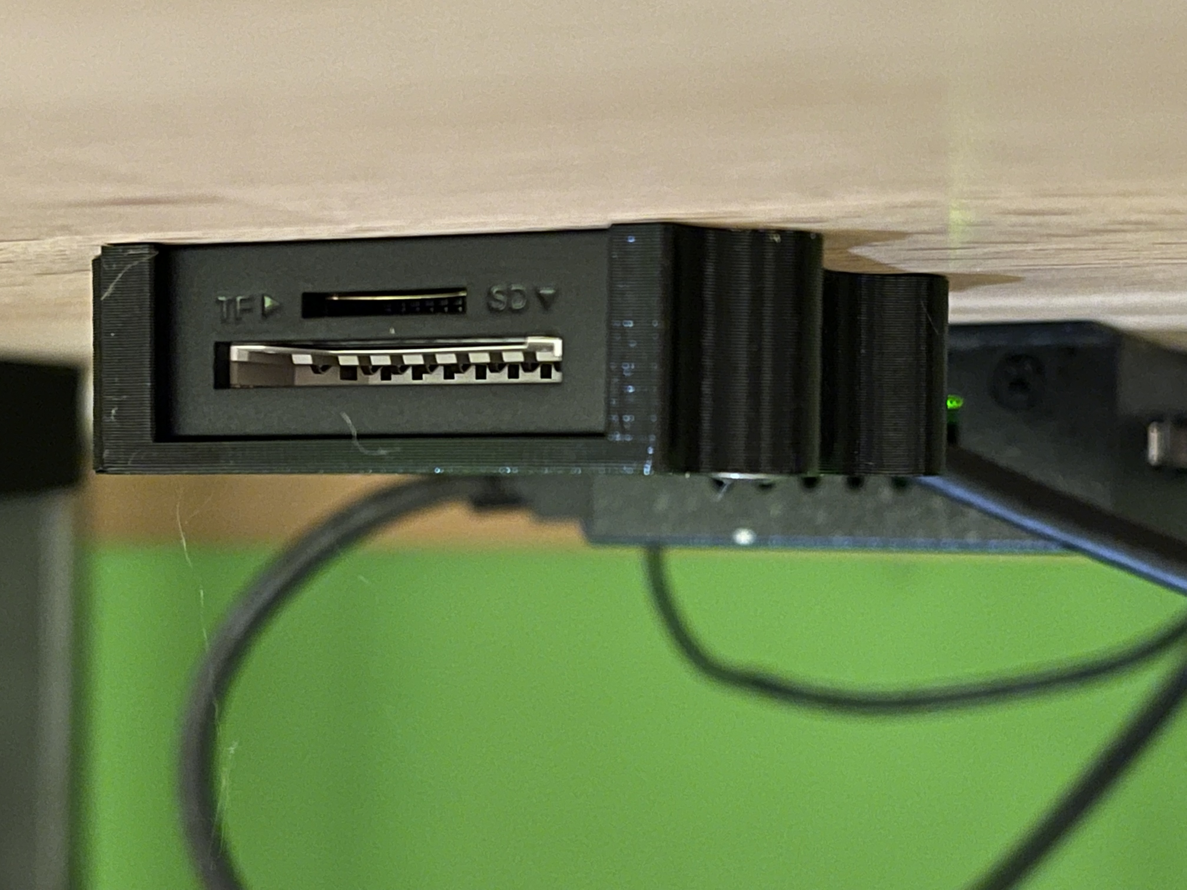 Cardreader under desk mount bracket — miniatura 4