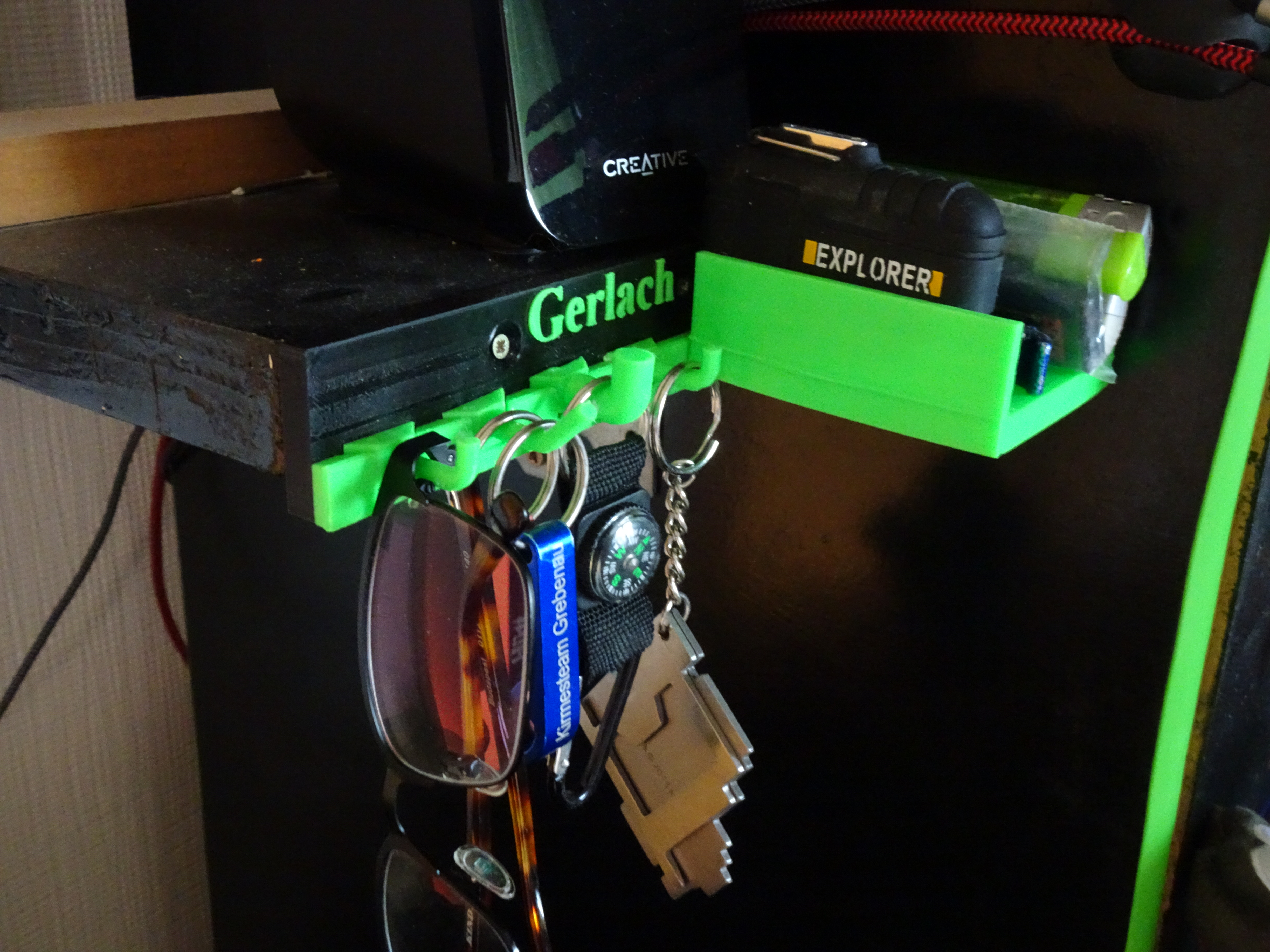customizable and modular hanging / hook/ tray mount