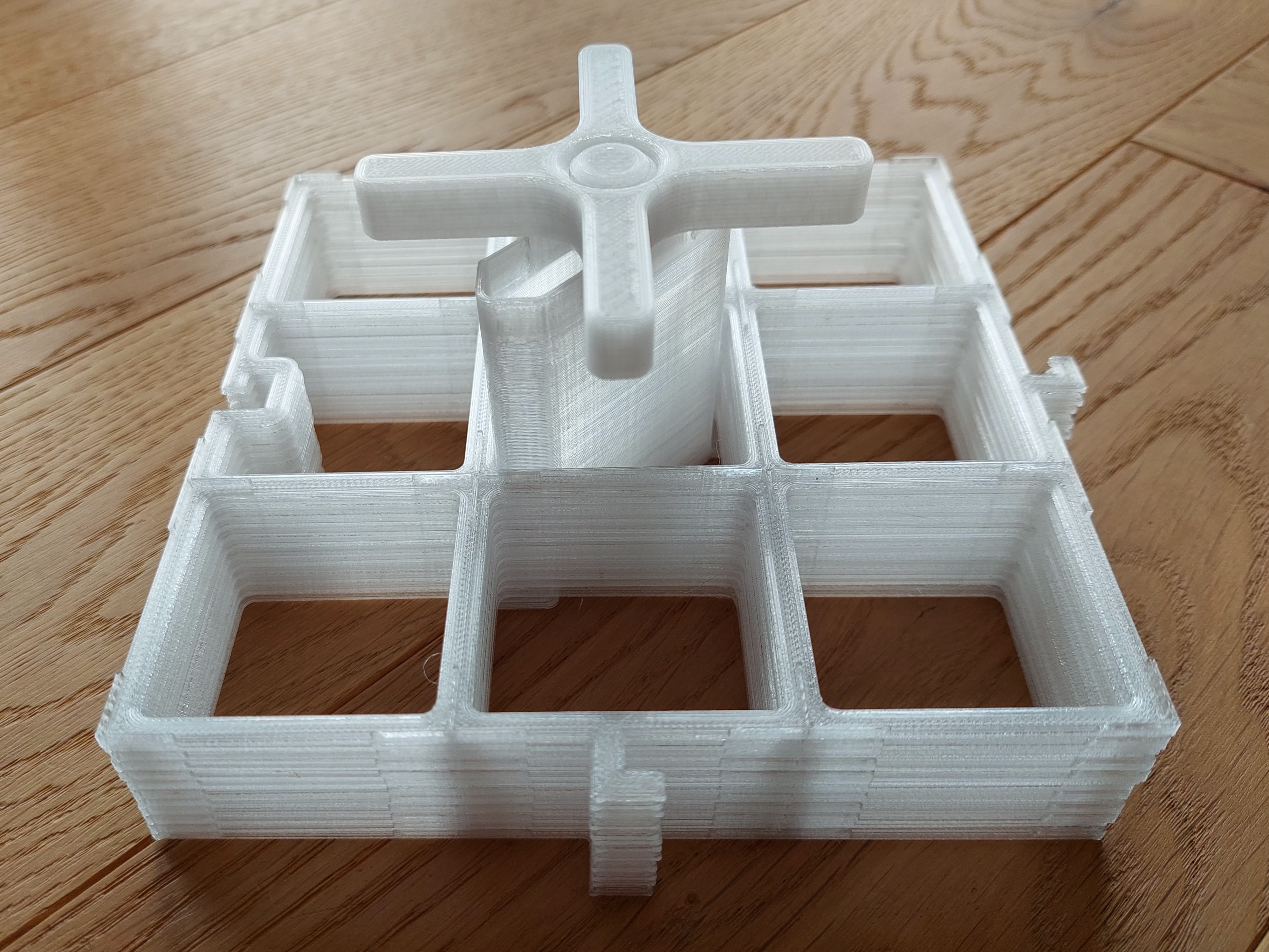 Holder for tile grids, several sizes + screw-on cap (Carcassonne, Karak or Isle of Skye)