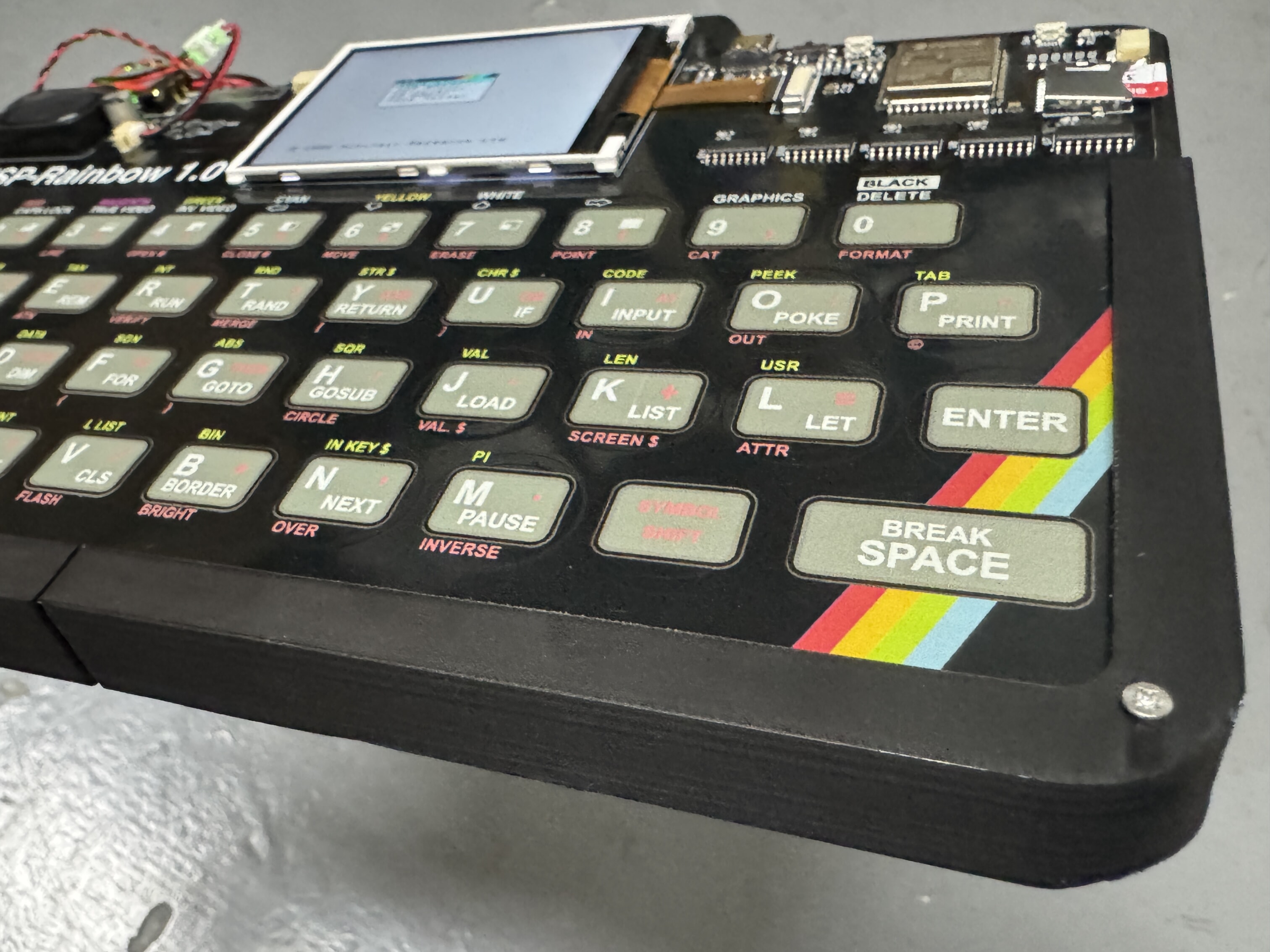 Miniatura 5 do modelo 3D ESP32 Rainbow bumper case