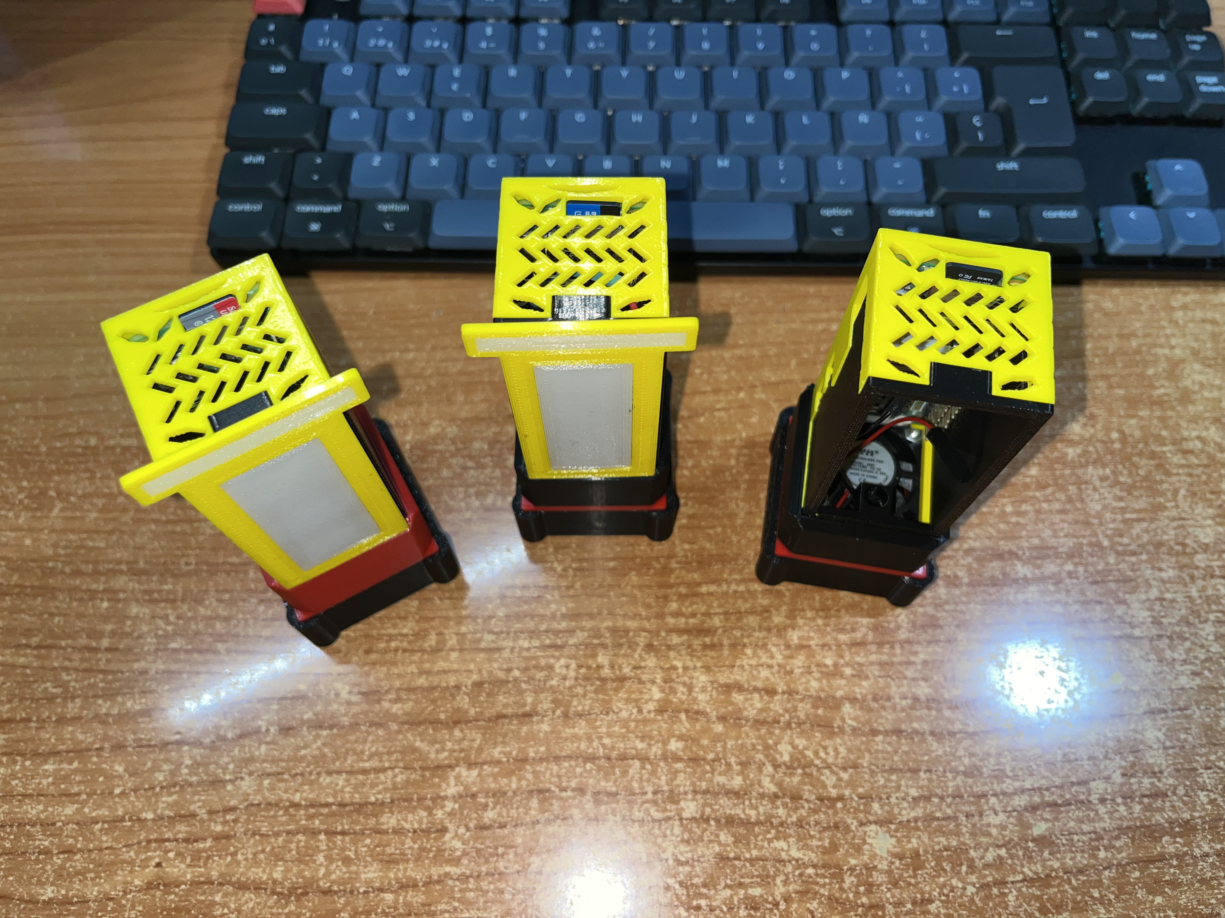 Raspberry Pi Zero 2 vertical box with Fan — miniatura 7