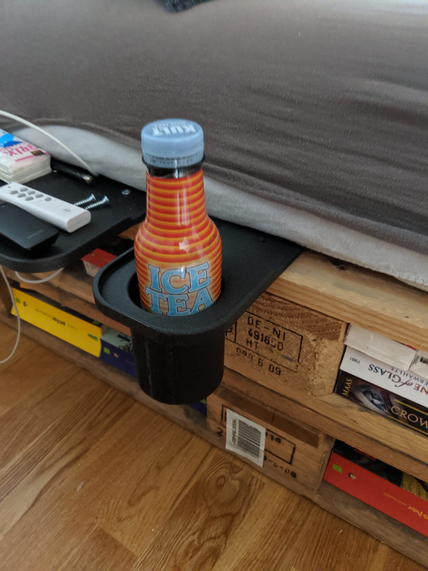 Miniatura 3 do modelo 3D Bed table for drinks