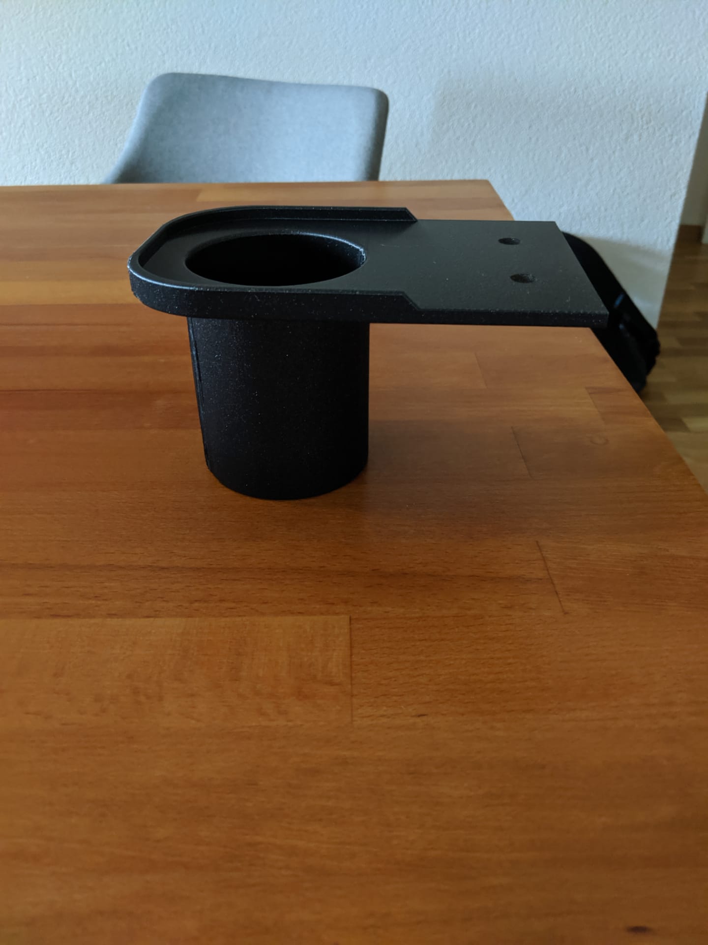 Miniatura 4 do modelo 3D Bed table for drinks