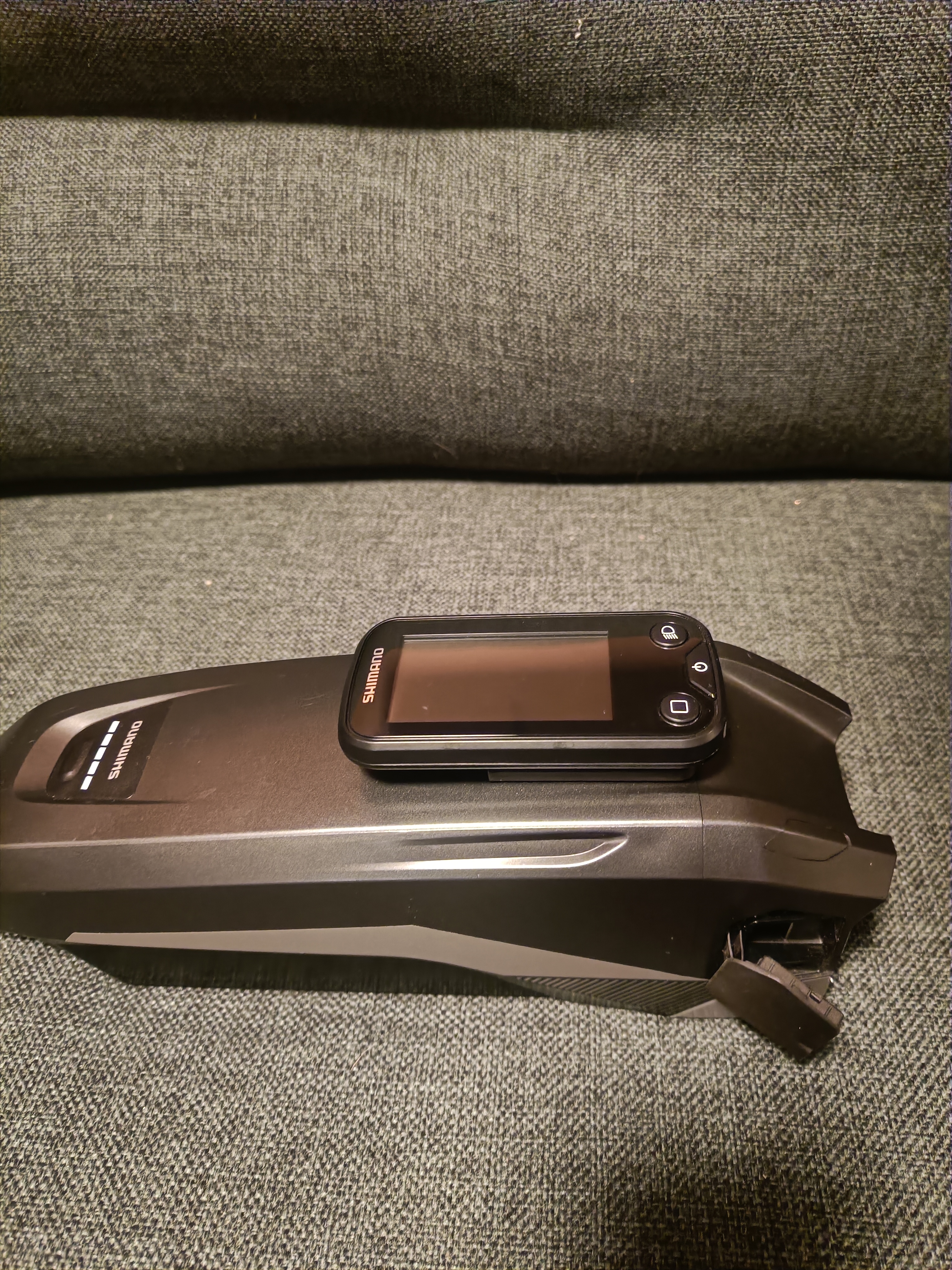 Shimano Display Holder on Battery