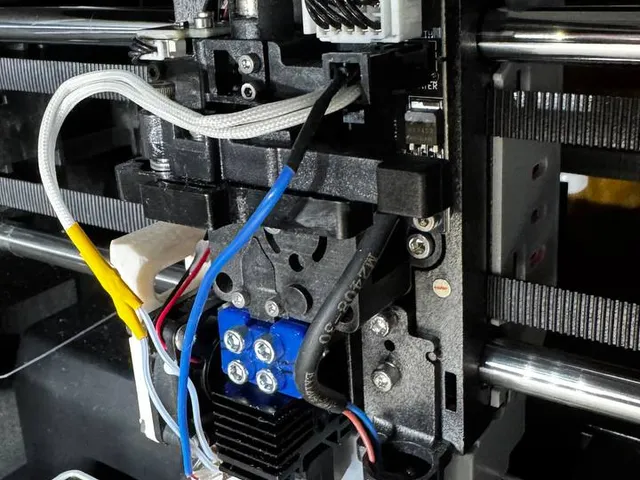 Bambu X1C hotend to QIDI Plus 4 adapter