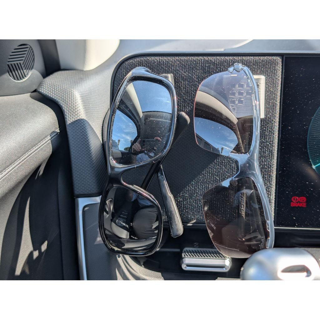 Hyundai Magnetic Panel Simple Sunglasses Holder