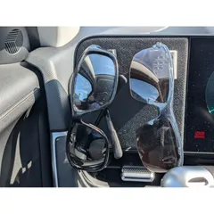 Hyundai Magnetic Panel Simple Sunglasses Holder
