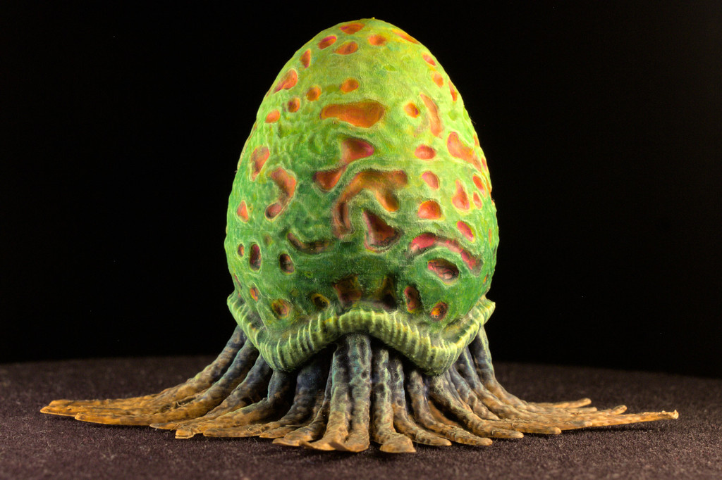 Tabletop plant: "Baleen Egg Plant" (Alien Vegetation 46)