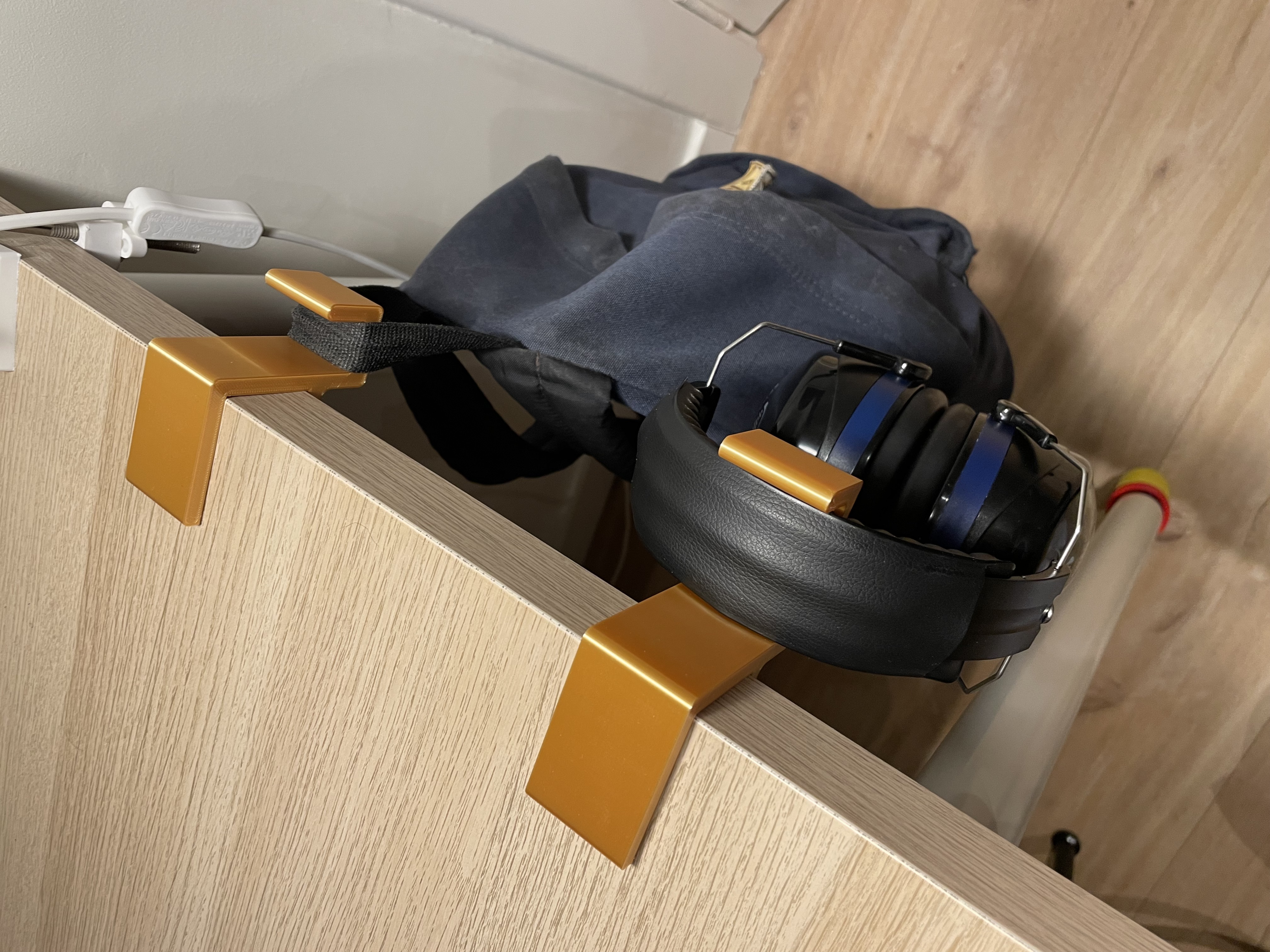 Miniatura 3 do modelo 3D Backpack Desk Hook