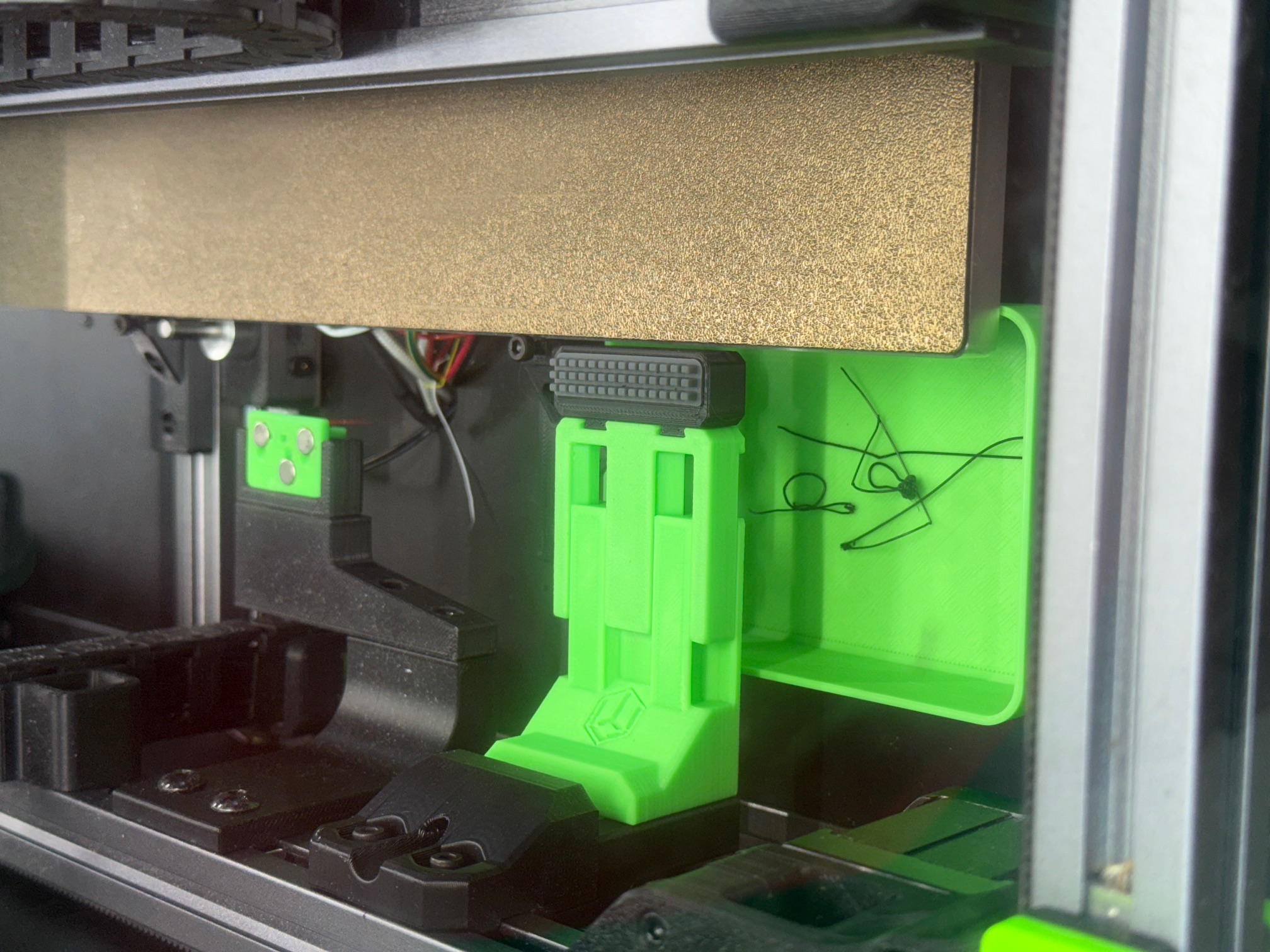 Voron Turtle Purge Bucket nozzle scrub catcher with build plate stops