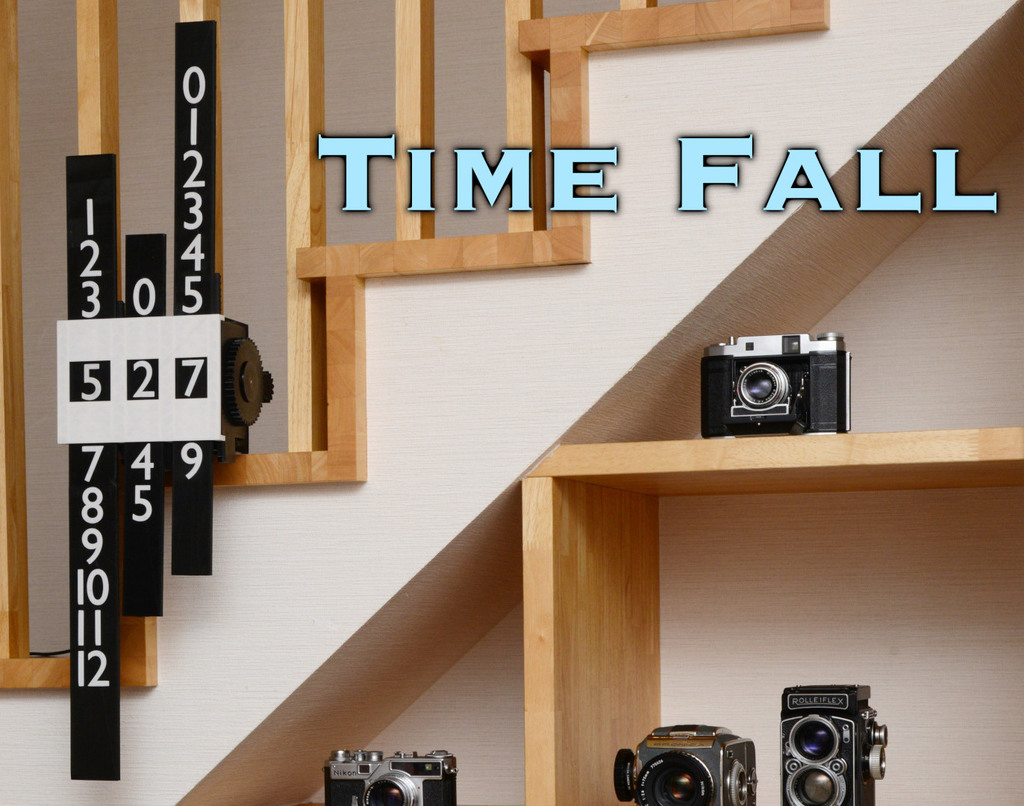 Time Fall - Digital clock with vertical bars