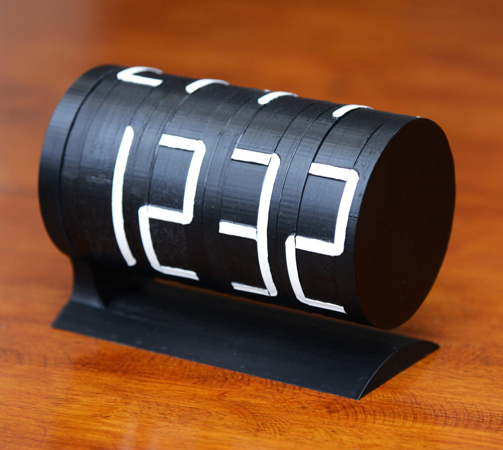 Rotary 7-segment clock 