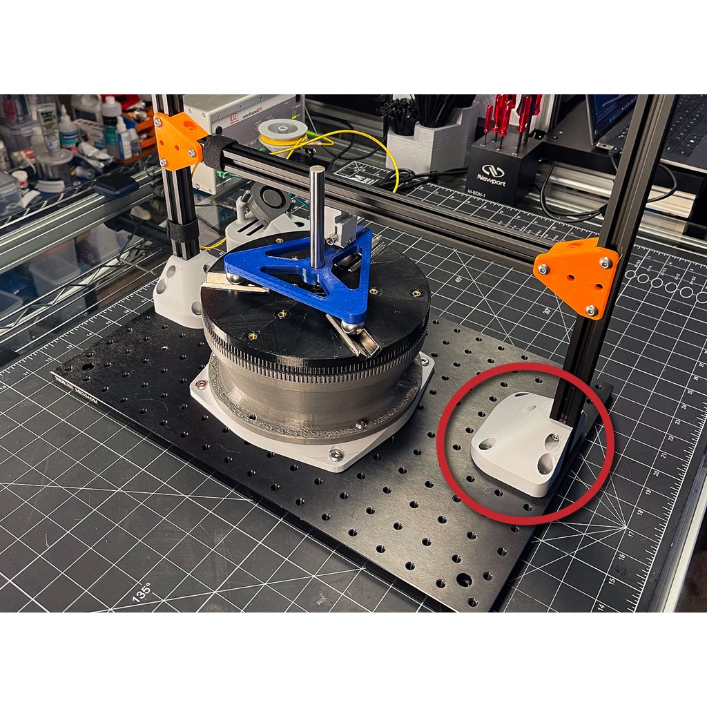 Bracket - 2020 Extrusion to M6x25mm Breadboard