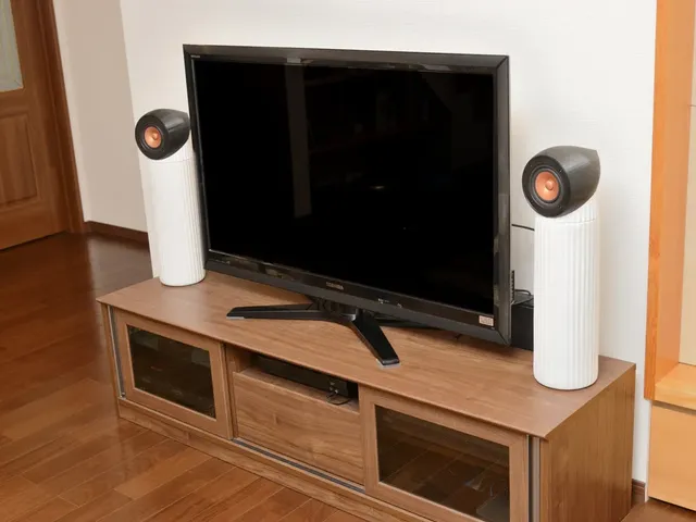 Pottery column loudspeaker