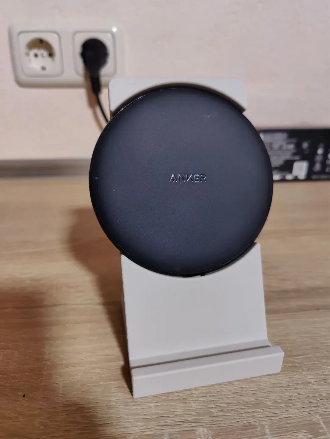 Anker Wireless charger phone stand
