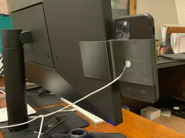 MagSafe Monitor Mount