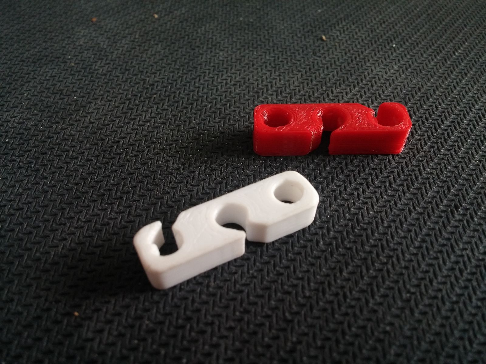 Paracord / cord / rope tensioner