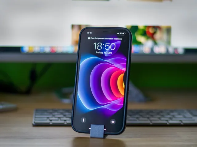 Lightweight stand for Smartphone, easy and quick to print