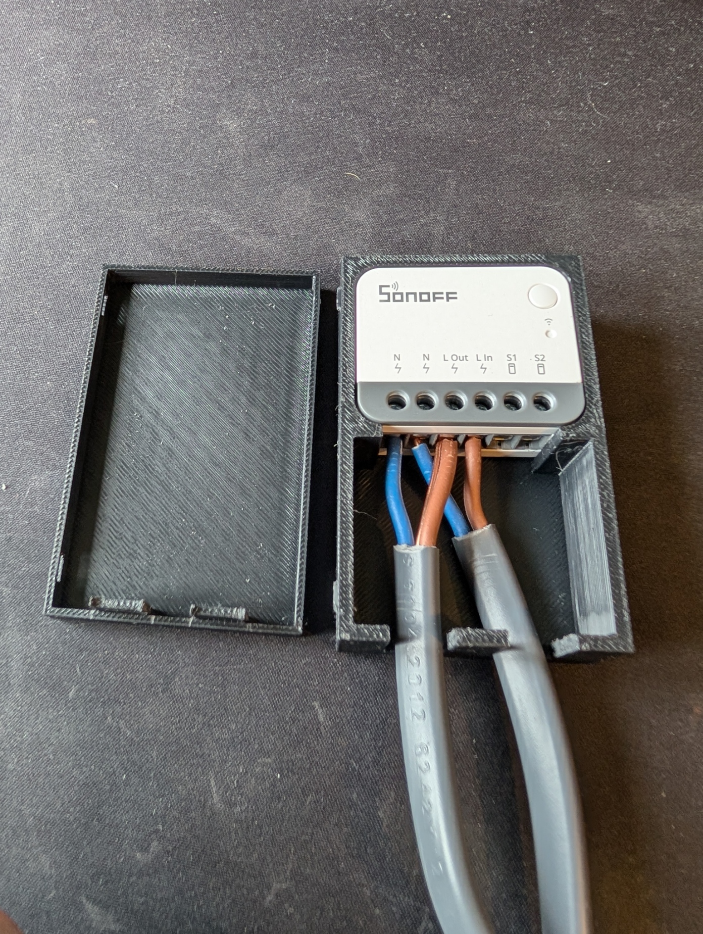Sonoff MINI box