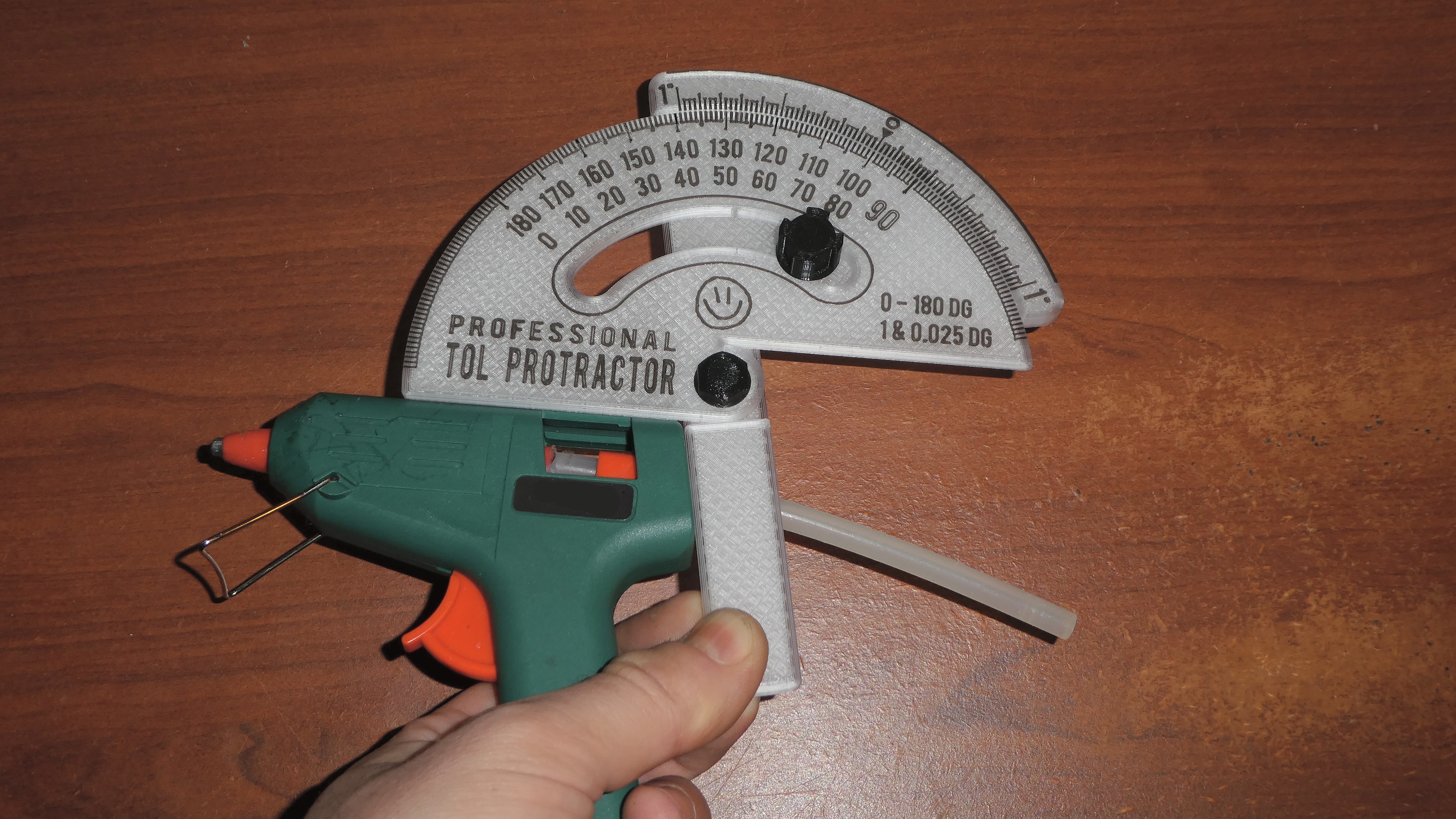 Professional Protractor for CAD modelling (0.025 degree precision angle measurement tool)