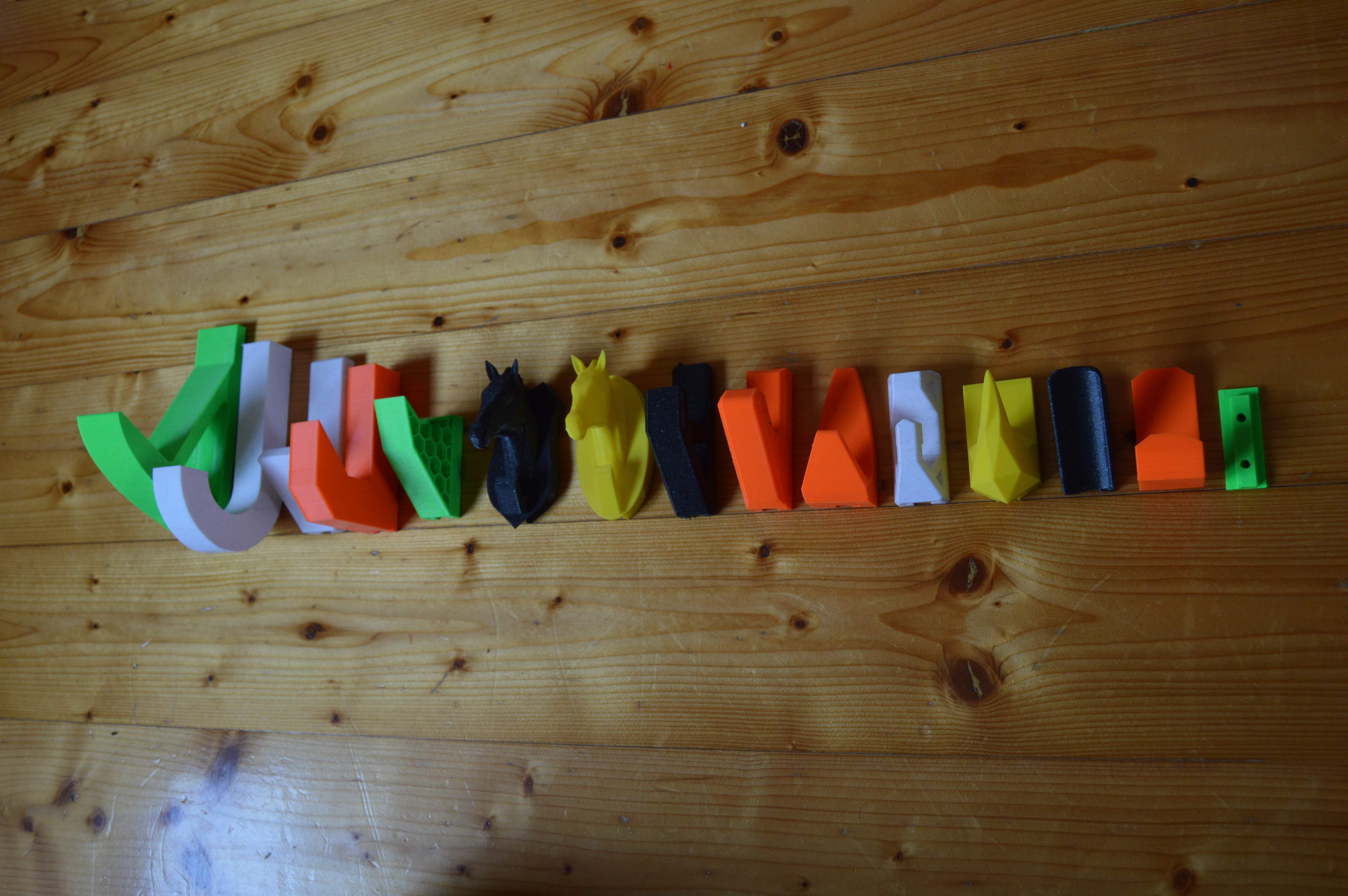 Detachable wall hooks