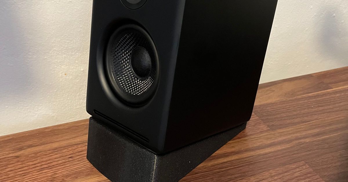 Audioengine A2+ desktop speaker stand by felixna