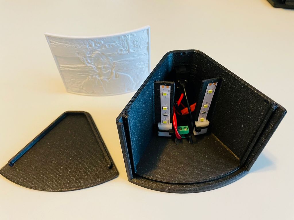 Miniatura 5 do modelo 3D Curved Lithophane Box