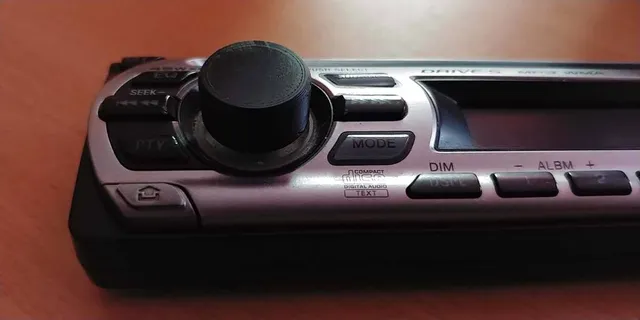 Sony CDX-GT210 volume knob