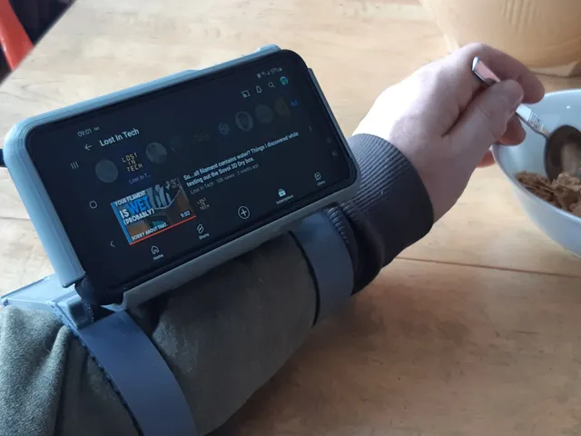Wearable Phone Stand (Cosplay maybe)
