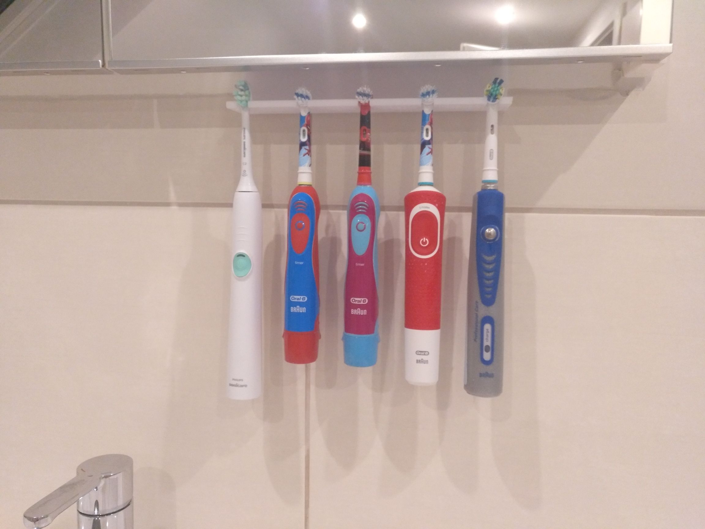 TOOTHBRUSHHOLDER (HANGING VERSION)