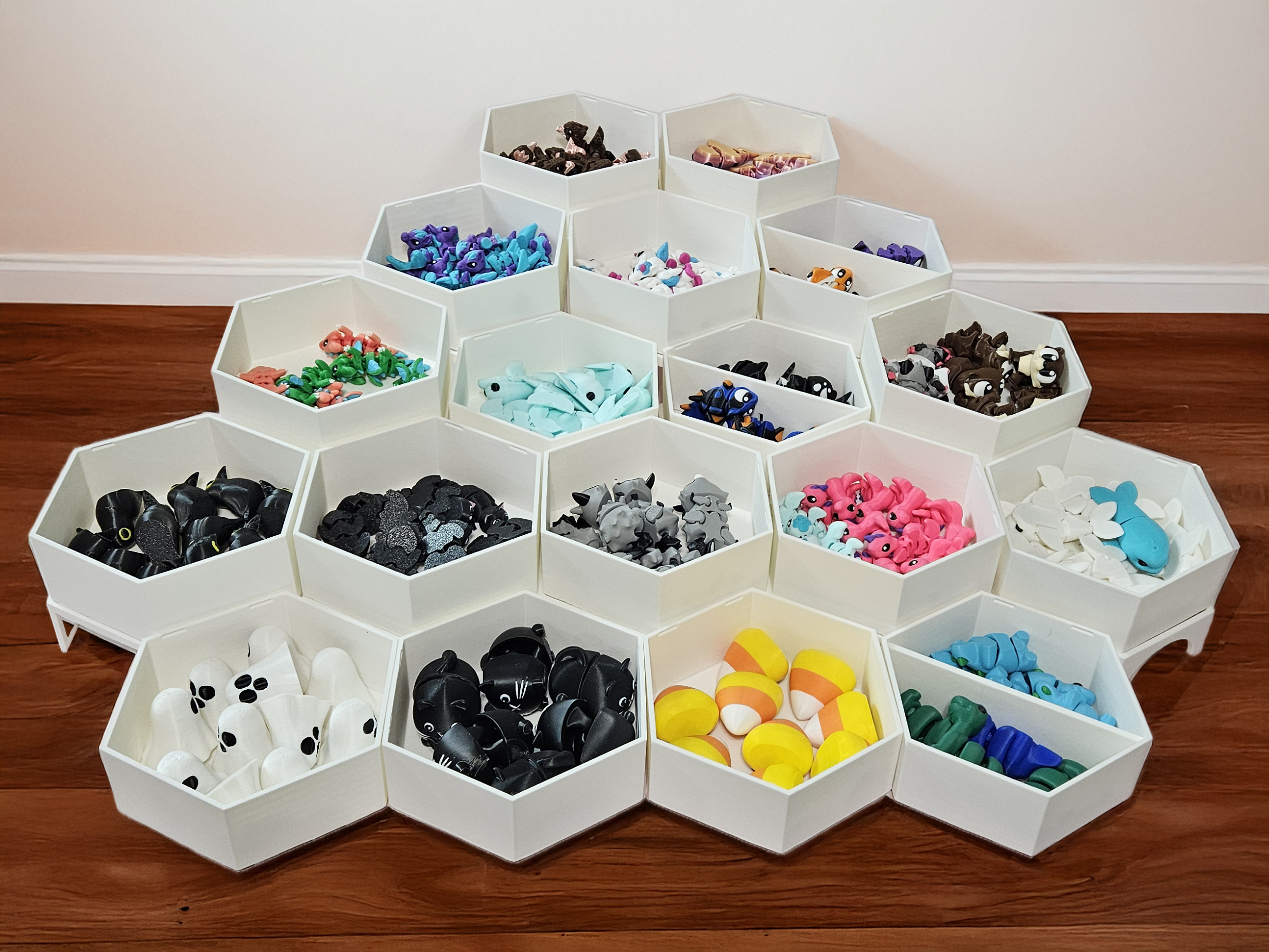 Hexagon Display Bin with Locking Lid