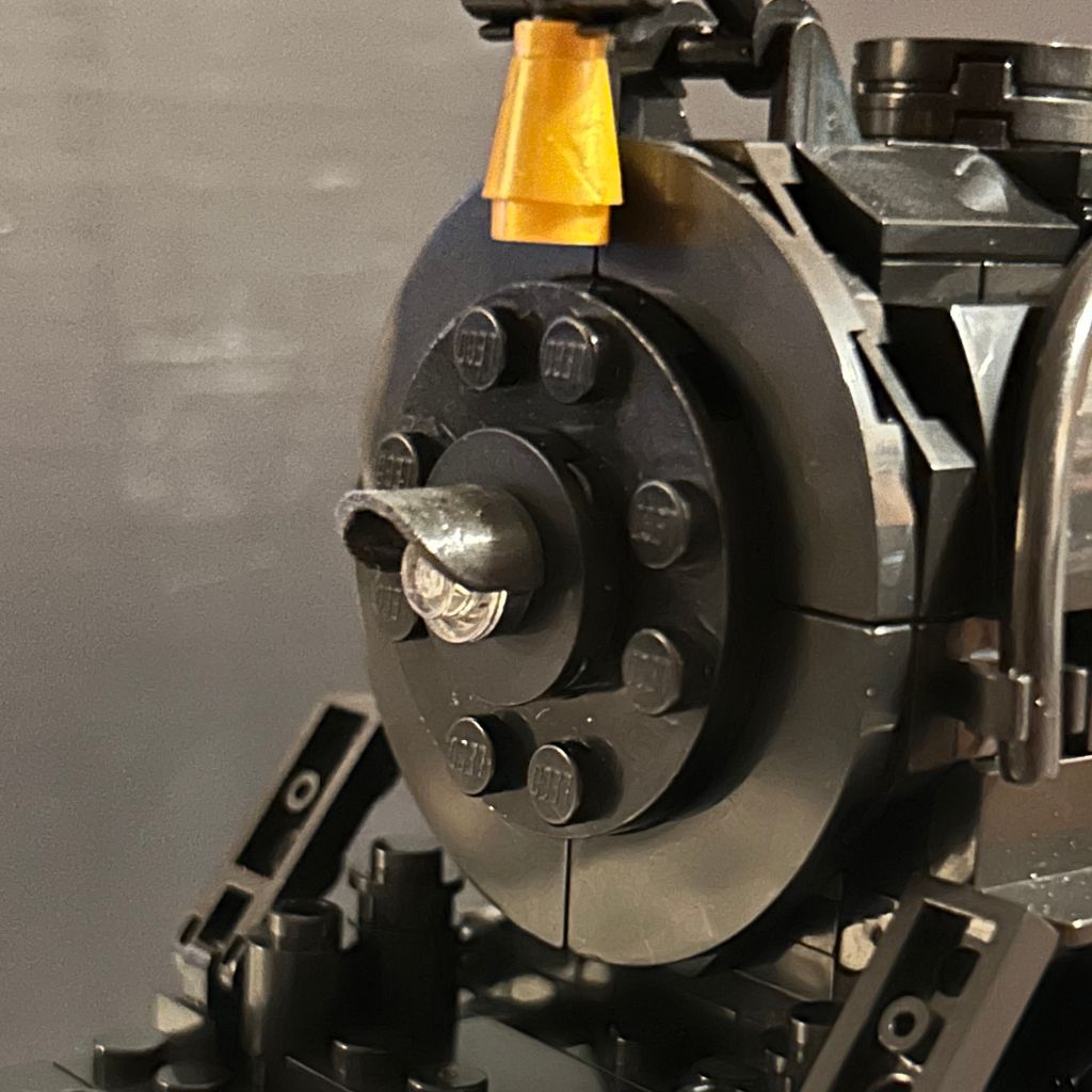 Lego hooded shroud visor for stud