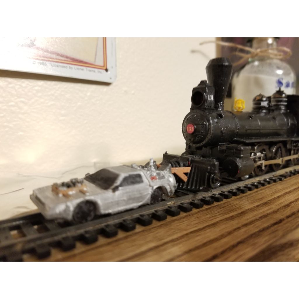 HO back to the future 3 railroad delorean