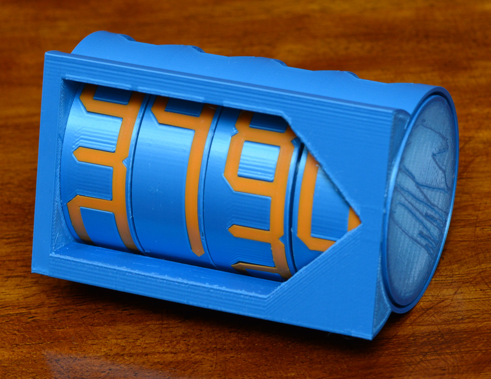 Miniatura 4 do modelo 3D Overlapping Segments Rotary Digital Clock