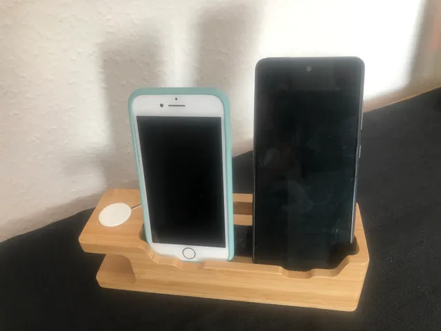 Smartphone oder Tablet inkl. Ladedock für I-Watch Halter