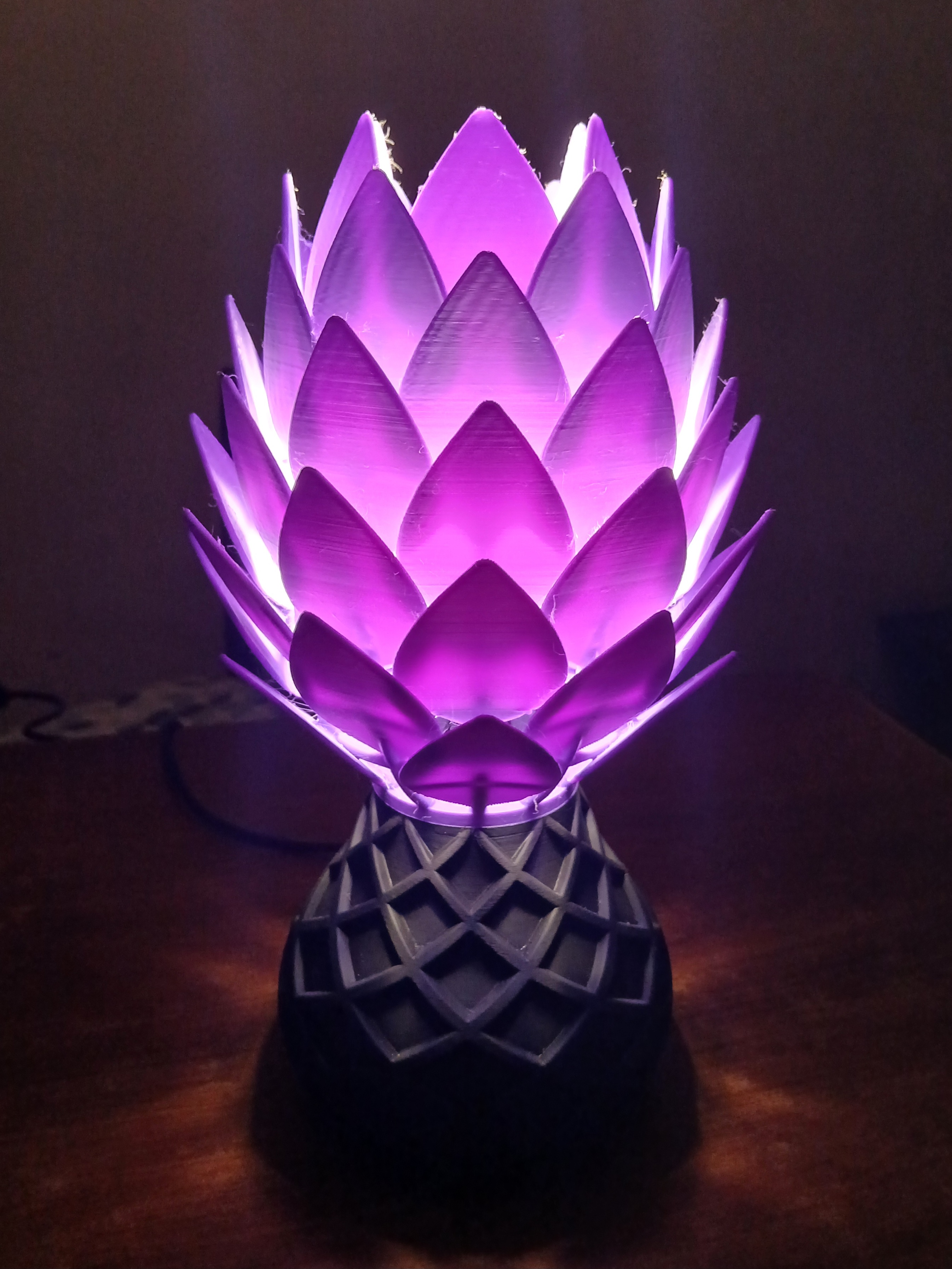 Lamp with floral shape — miniatura 3