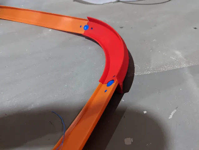 Hot Wheels 90 Degree Curve - With Legs