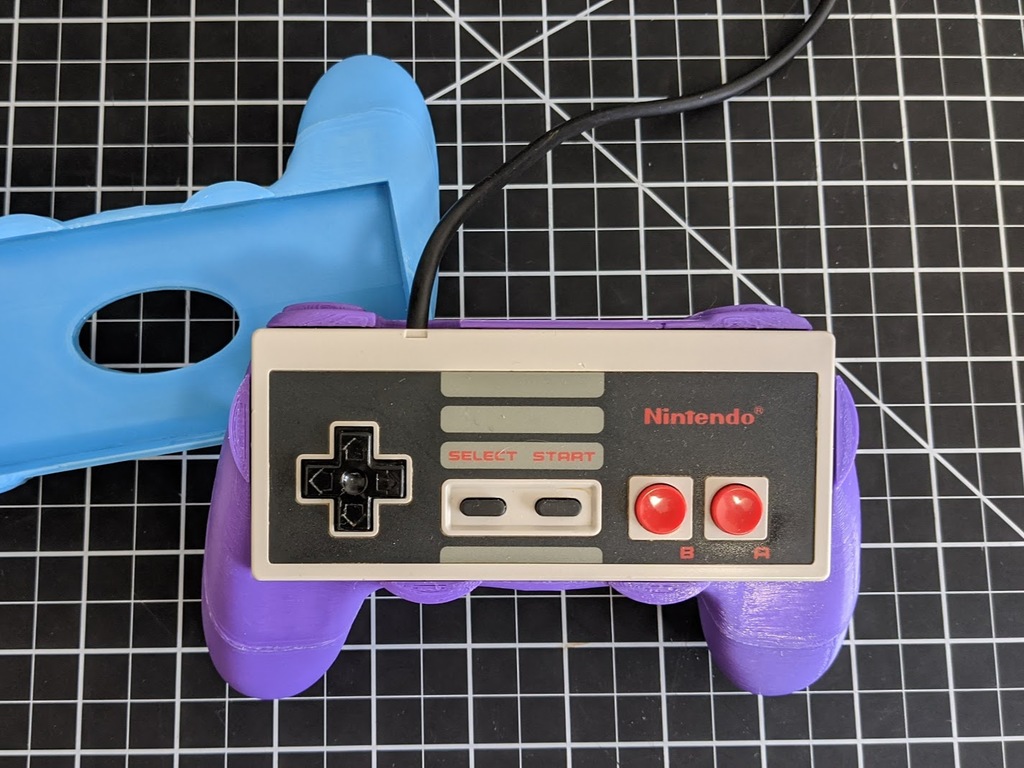 Miniatura 4 do modelo 3D NES CONTROLLER GRIP