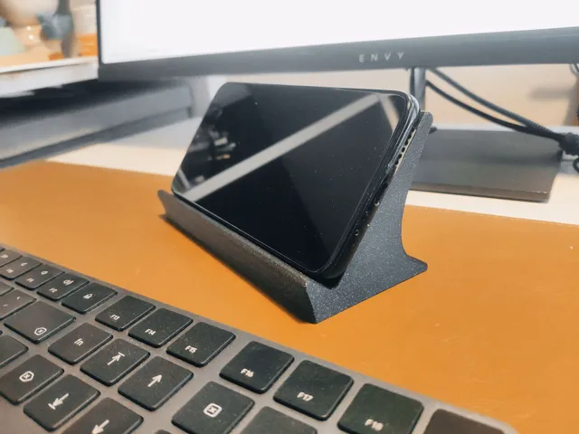 Phone stand and wireless charger "Arc"