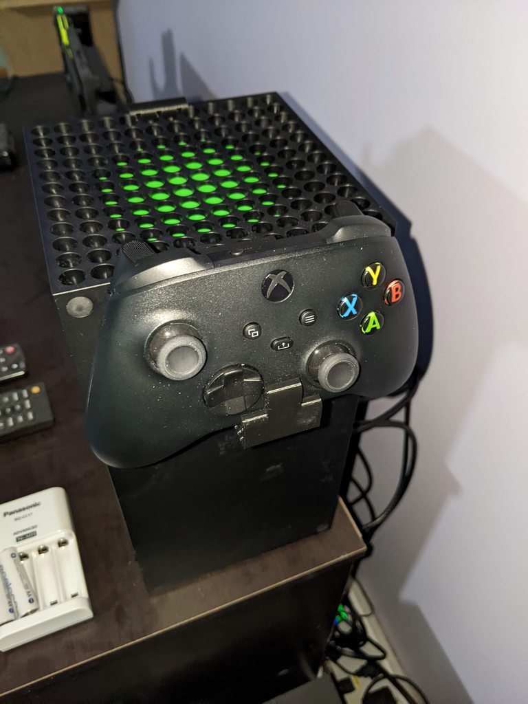 Xbox Series X Controller and Headset Hangar Beefy by PengLord