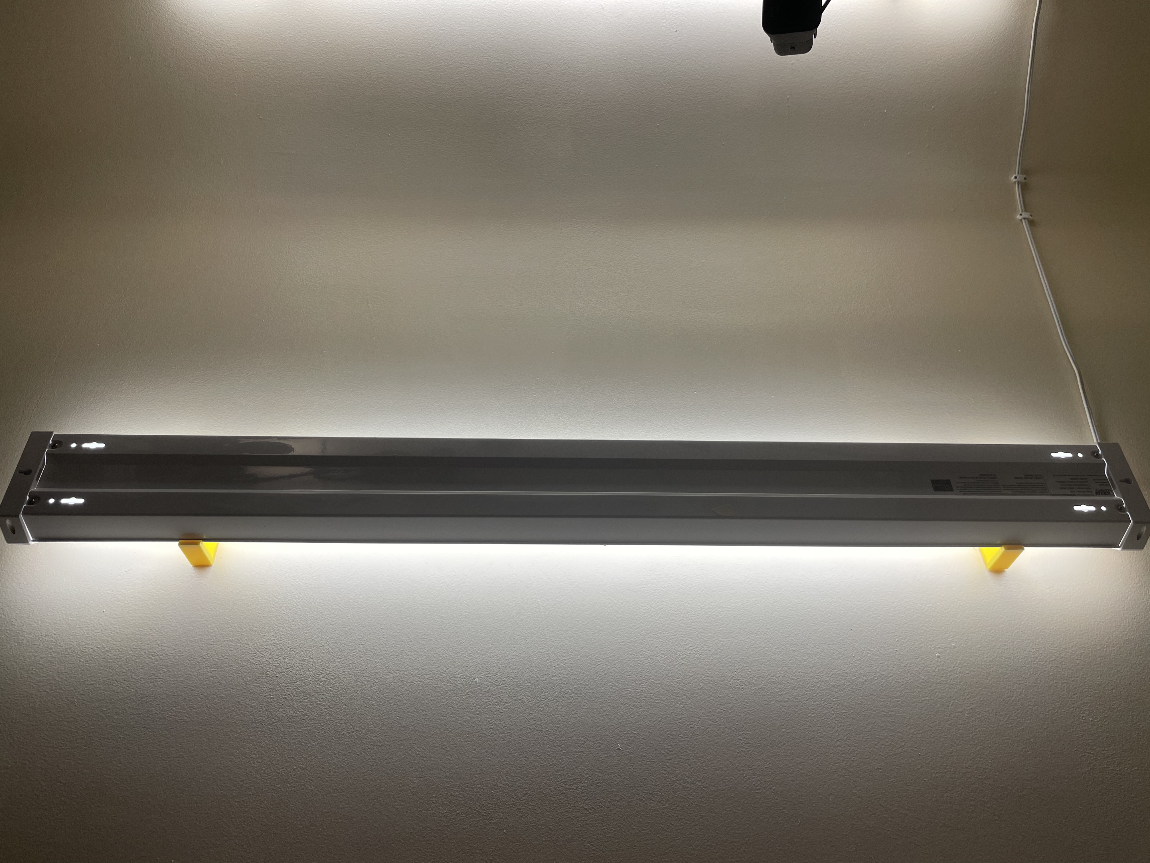 Light bracket for Feit LED shop lamp