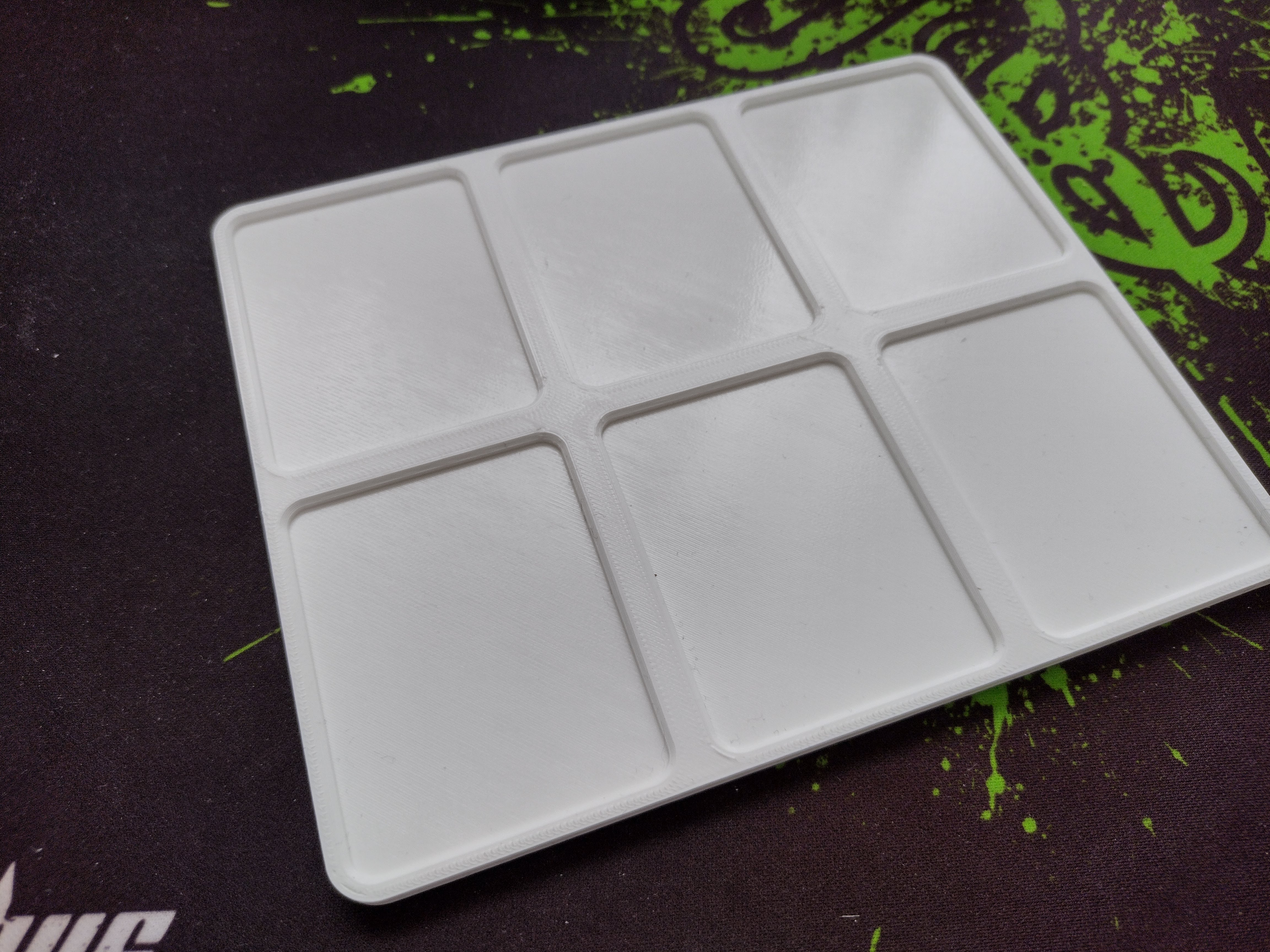 Customizable & stackable beer crate for all types of batteries — thumbnail 14