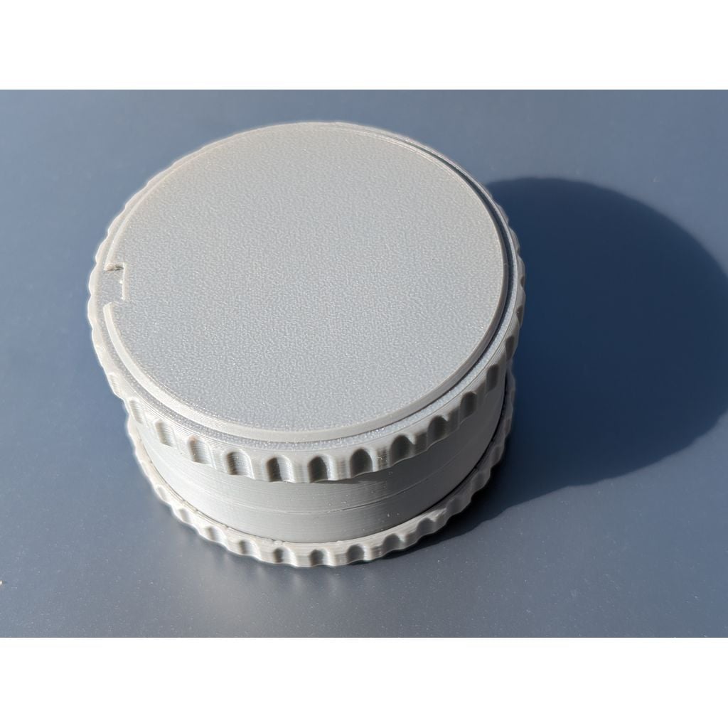 Stackable and rotatable 7 days, 3 times a day pill box