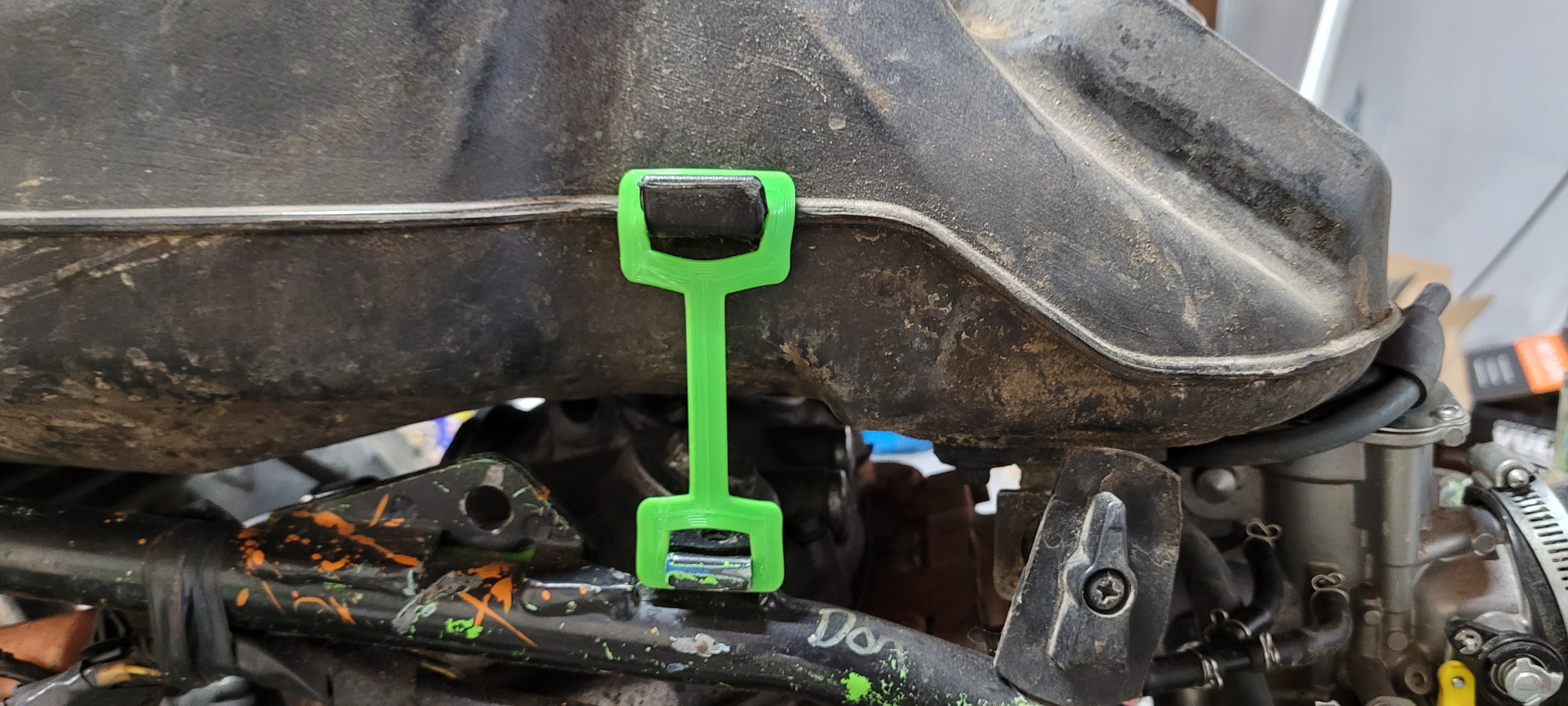 Honda 400ex TPU gas tank strap