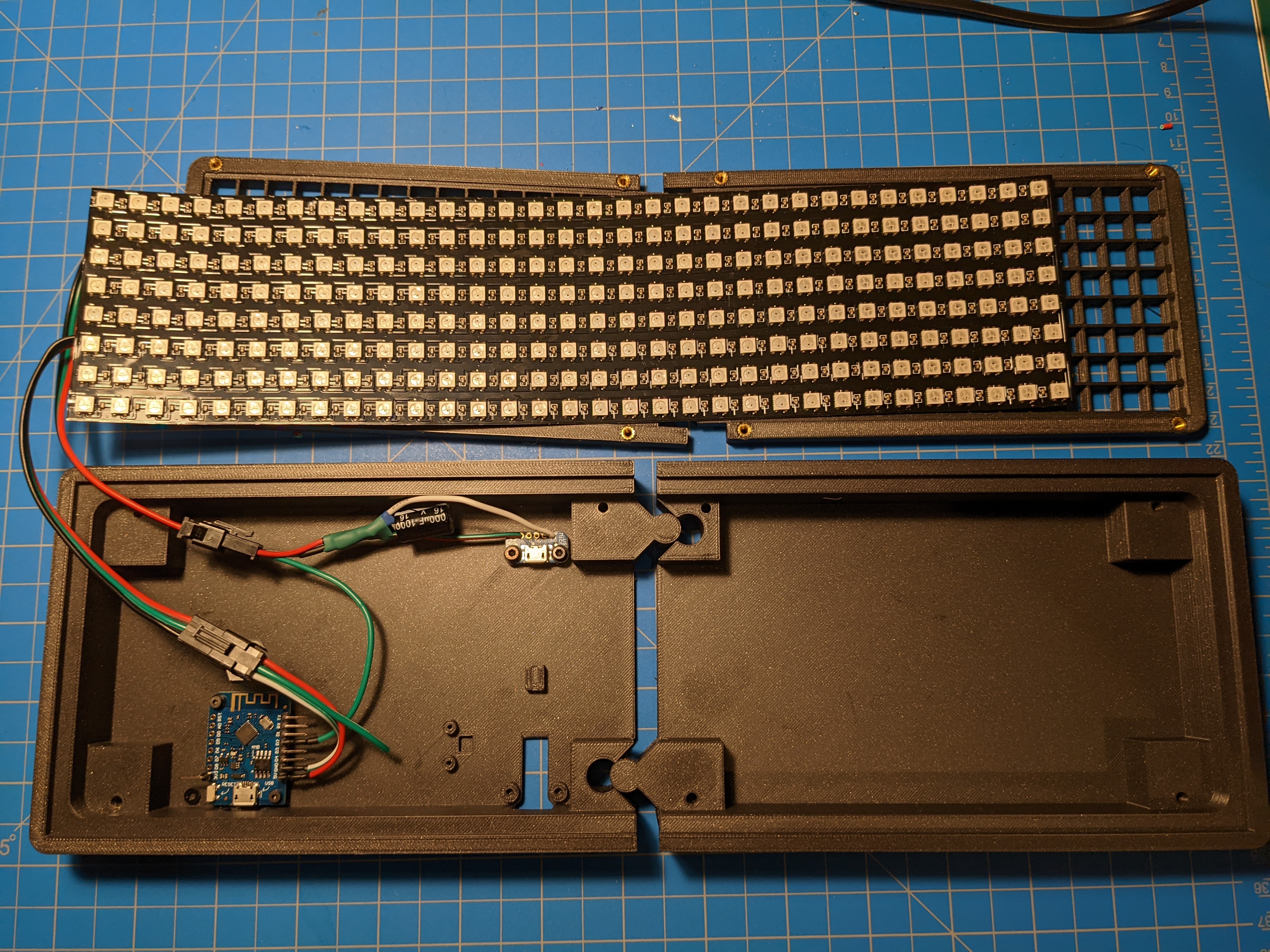 Miniatura 8 do modelo 3D Pixel It 8x32 LED Matrix Case