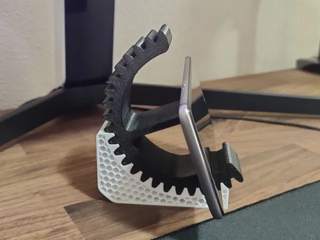 Geared Smartphone Holder with honeycomb bottom