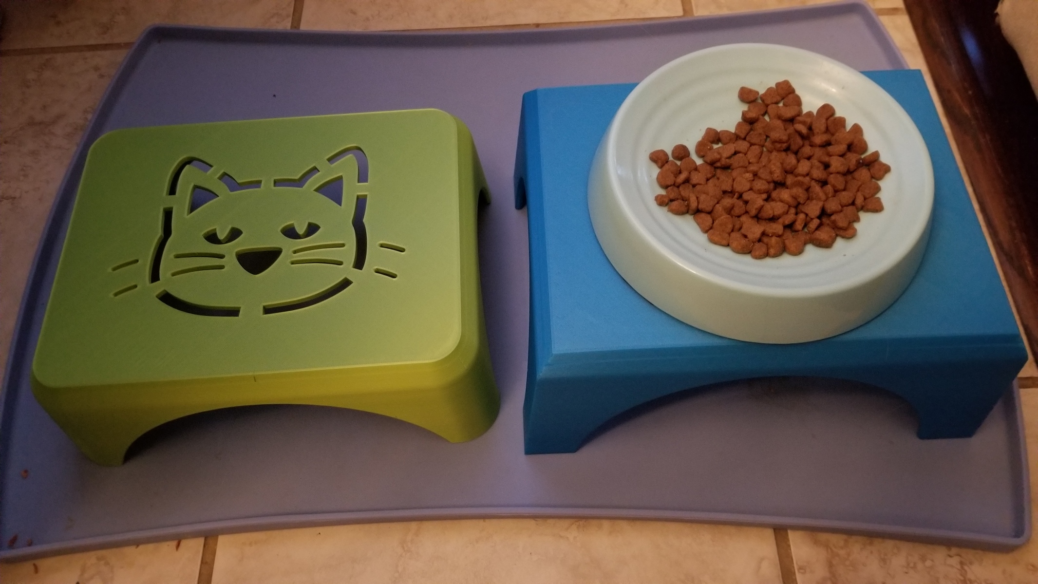 Miniatura 7 do modelo 3D Pet Feeding Table: 2 versions