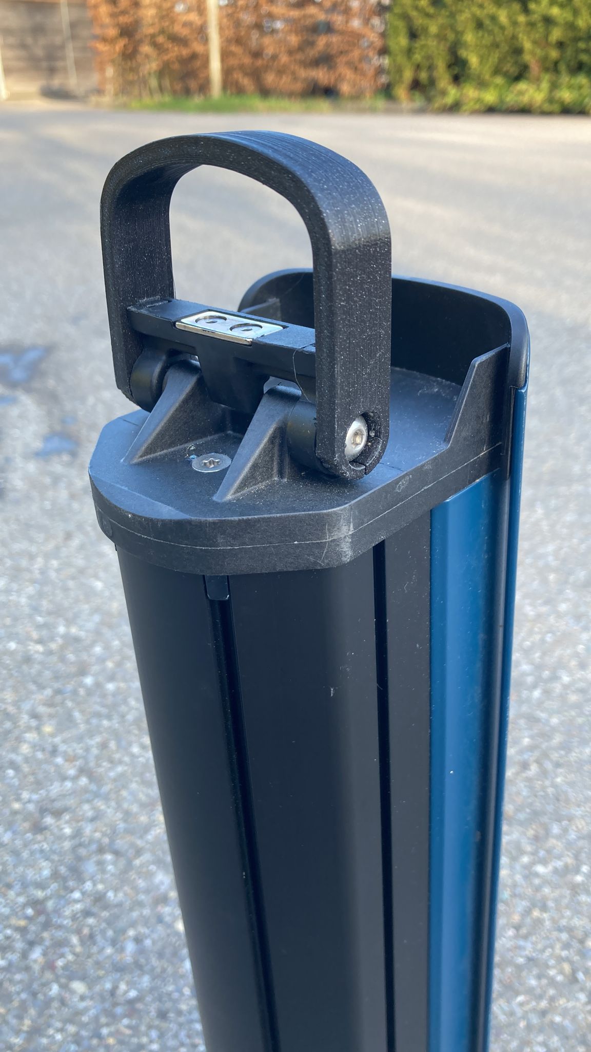Bosch ebike battery handle