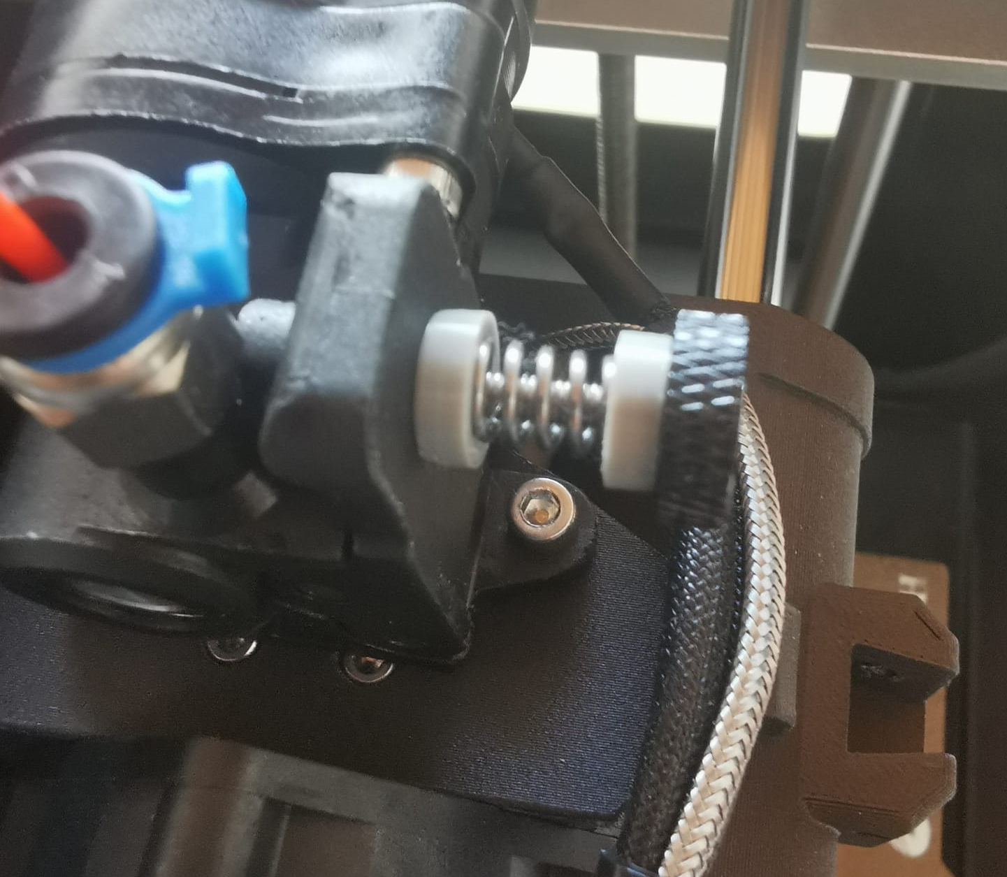 Miniatura 2 do modelo 3D Orbiter/BMG spring support